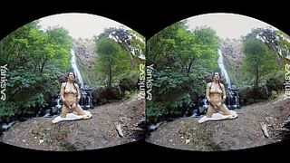 Sexual amateur milf babe from Yanks Tasty Luscious masturbating her slick quim to orgasm outdoors in 3D VR video