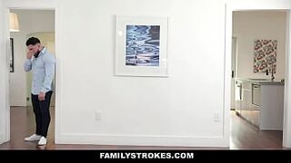 Horny Teen Babe Wants To Bang StepBro On StepMoms Back - FamilyStrokes