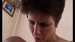 Hot Mama Serving Juucy Pussy For Breakfast