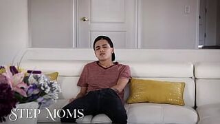 My Best Friend's Mom Secretly Fucks Me | Mom41