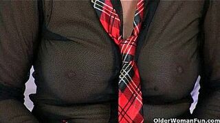britains sexiest milfs part 18