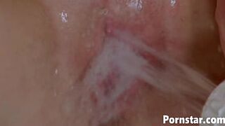 Sexy Hottie Sheila Faye Fingers Her Pink Pussy